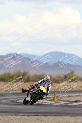 media/Nov-16-2025-Race Pace (Sun) [[8c5fa54630]]/Non Verified Riders (1st 20 Minutes)/5-Turn 15 (110pm)/